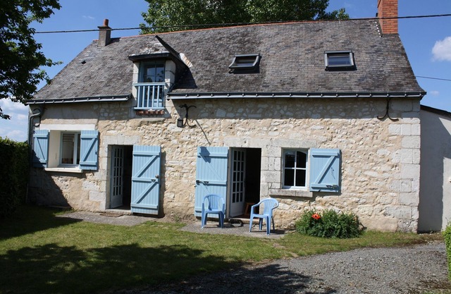 Loire Valley cottage near Saumur, peaceful but close to village amenities.