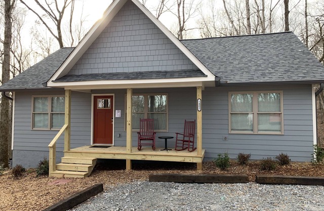 LoneBear Cottage2 Historic Dahlonega & Wineries!