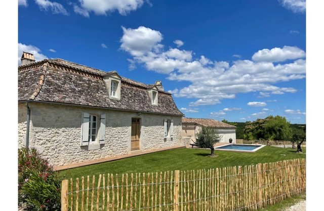 Longère en Pierres Avec Piscine Privative Chauffée