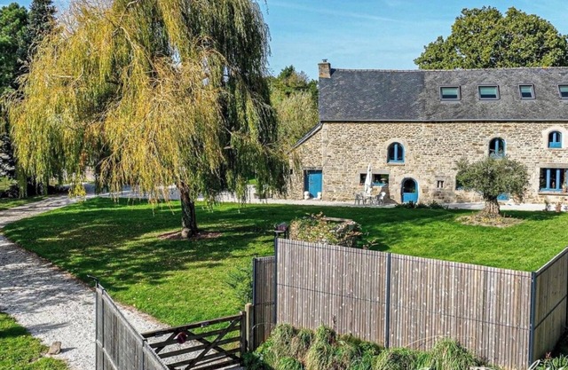 Longère Côtes d'Armor, with large garden and 20 min from the coast