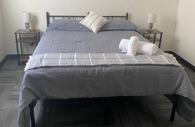 Looking for a quiet, cozy escape in the heart of historic Green River, WY? Our 1 bed/1 bath Airbnb offers the perfect blend of charm and comfort — just steps away from the scenic beauty and local history that make this town so special.