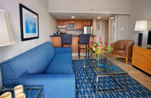 Looking for Perfect Seaside Retreat? 2 Amazing Rooms (w/ Balcony Each), Pool