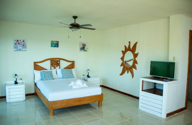 Los balcones Over The Sea , Carenero Hotel
