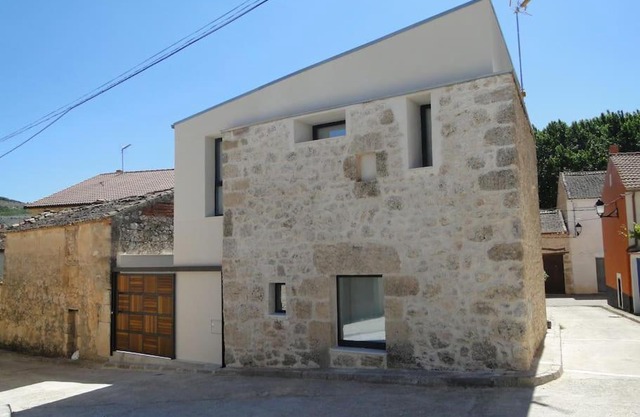 LOS PUENTES casa con jacuzzi para 2