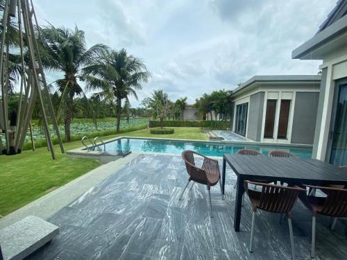 Lotus Villa Coastar Hồ Tràm Resort