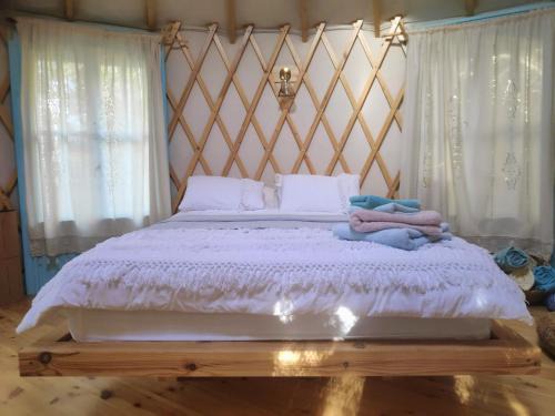 Love Frequency - יורט קסום במתת