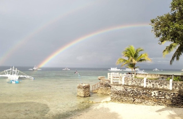 Love's Beach and Dive Resort