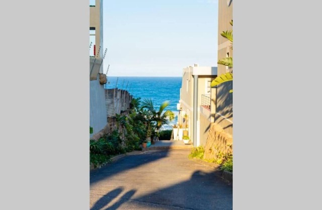Lovely 1-Bedroom apartment with pool and sea view