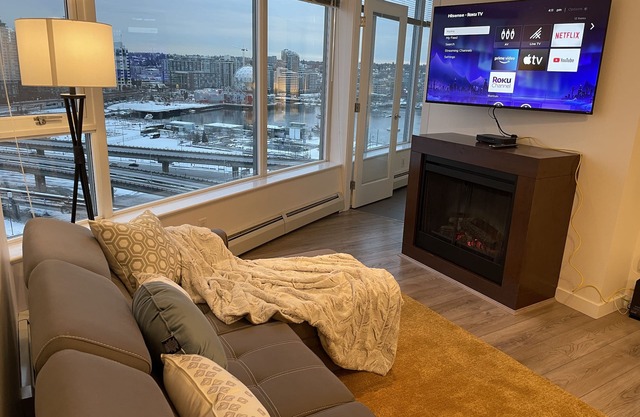 Lovely 1 bedroom condo with amazing view