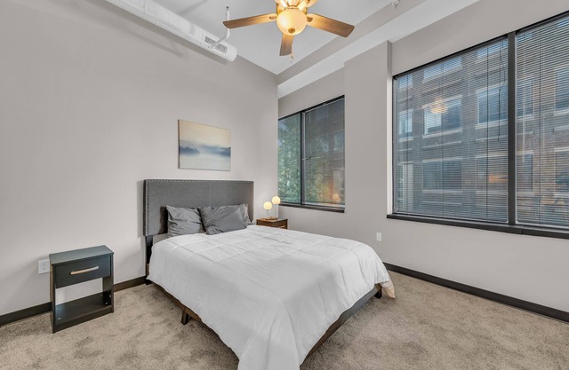Lovely 1bedroom/1bath in Kansas Free WiFi Parking Clean and Comfortable