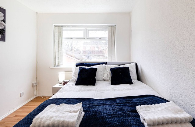 Lovely 2 Bedroom Apartment with fireplace in Manchester, U.K