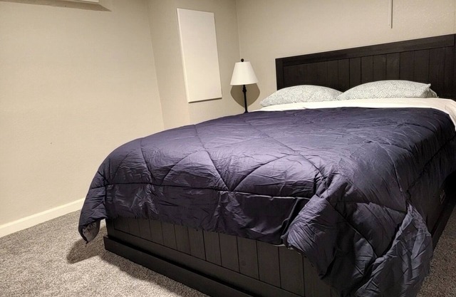 Lovely 2-bedroom basement apartment in Denver.