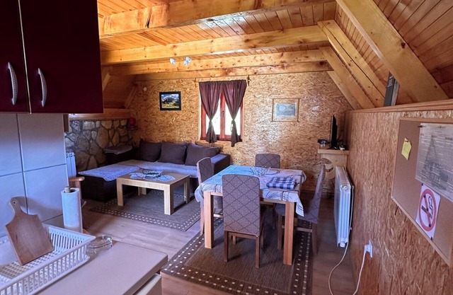 Lovely 2-bedroom bungalow in charming Žabljak