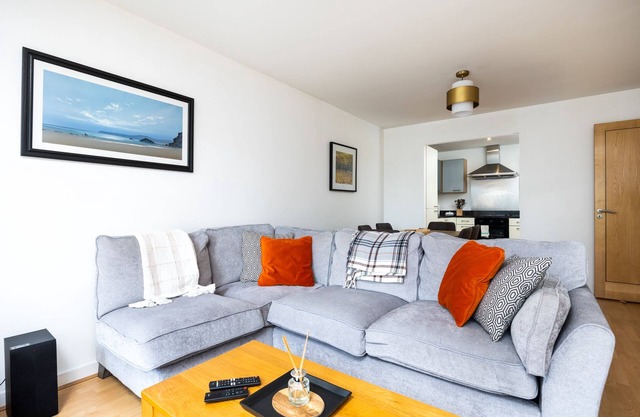 Lovely 2 BR Apartment With Balcony