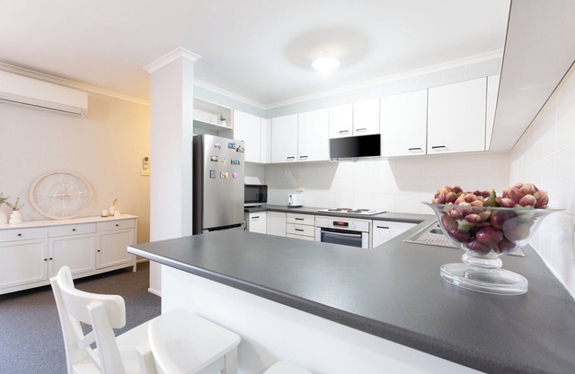 Lovely 2B apartment with free WIFI - the blue gum