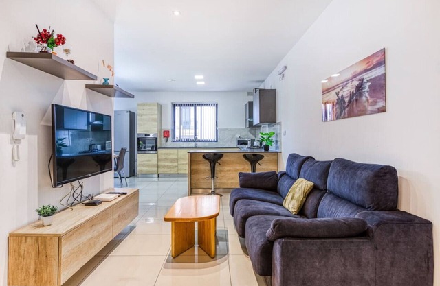 Lovely 2BR APT with outdoor space in central Msida