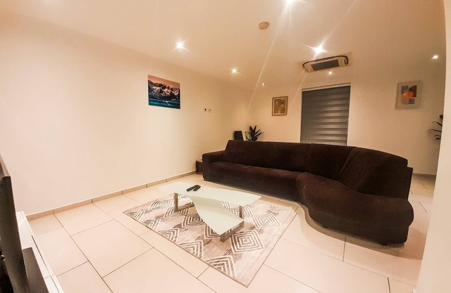 Lovely 3-bedroom apartment with an amazing view of the city at Villagio Aqua