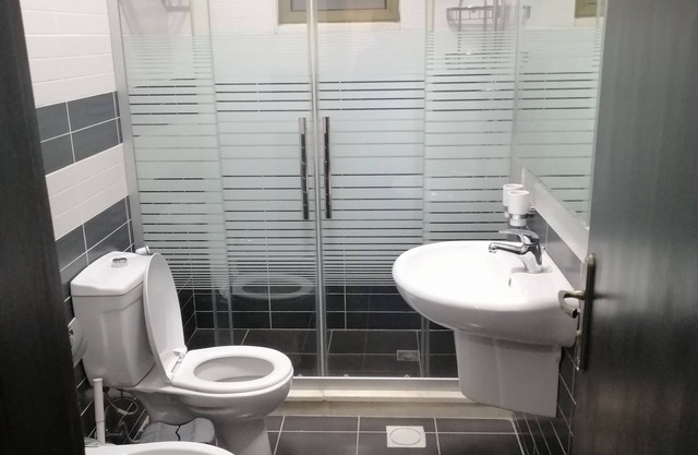 Lovely 3 bedroom rental unit with FREE parking