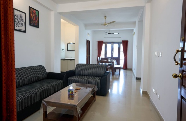 Lovely 3-br. flat at Kadavanthran