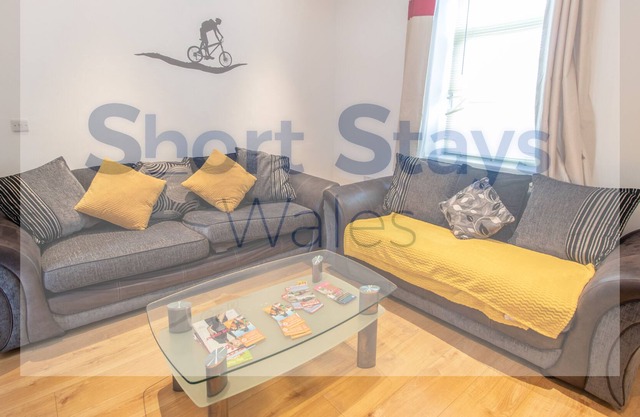 Lovely 3 BR Home Sleeps 7 in the Cross Keys!