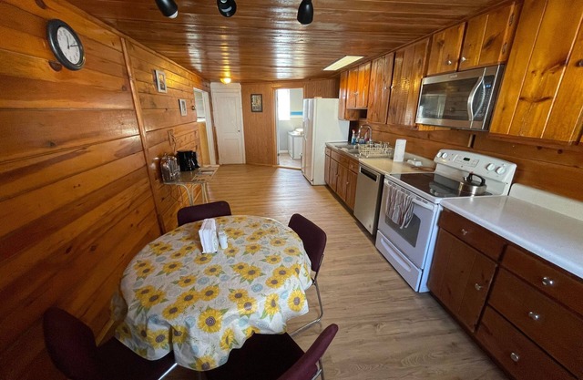 Lovely 3 Br, Outdoorsman's Haven, Sled Access/ATV