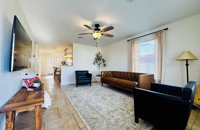 Lovely 3BR w/King Bed,15 Min from Downtown Austin