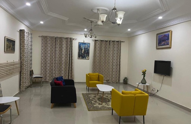 Lovely 4 bedroom Bungalow with 3 toilets