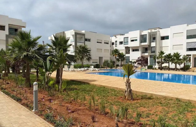 Lovely 4-bedroom condo with pool