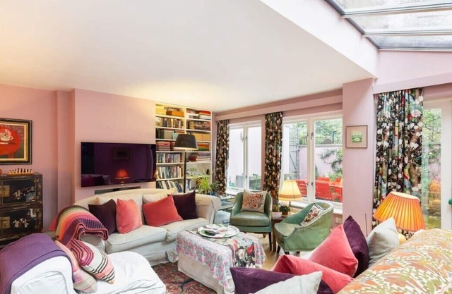 Lovely 4-Bedroom House near Portobello