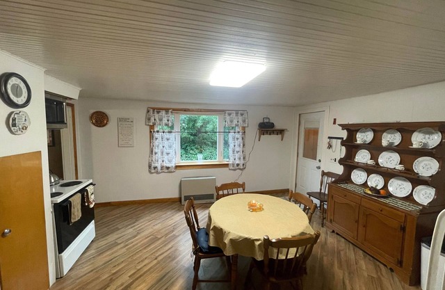 Lovely 4 Br, Hillside Hideaway, Sled Access/ATV
