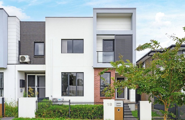 Lovely 4BR Austral Retreat Close to Station For 10 Guests