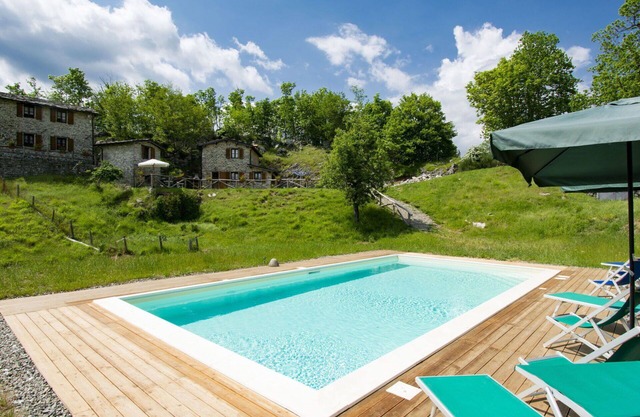 Lovely apartment in villa for 6 people with pool, WIFI, TV, patio, pets allowed and parking