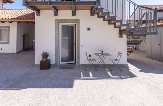 Lovely apartment for 4 people with WIFI, A/C, TV and pets allowed