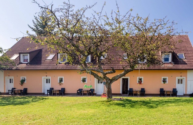 Lovely apartment for 5 people with WIFI, patio, pets allowed, panoramic view and parking