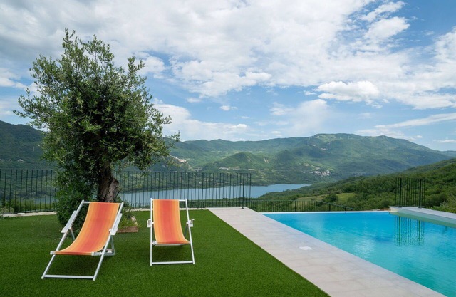 Lovely apartment for 4 people with pool, WIFI, A/C, TV, balcony and pets allowed