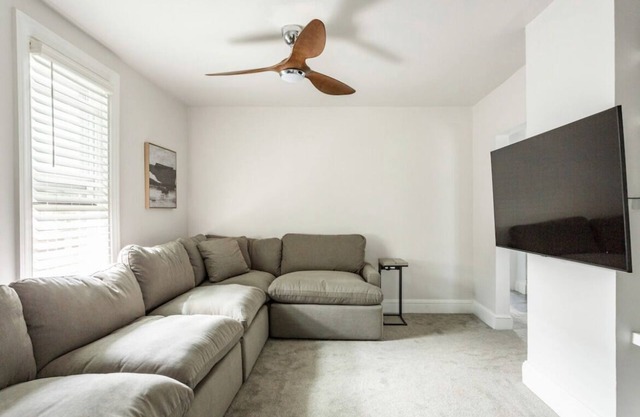 Lovely apartment, a place to rest - 5 minutes from the airport.