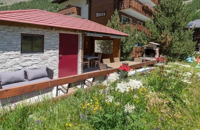 Lovely apartment for 4 guests with WIFI, TV, balcony and parking