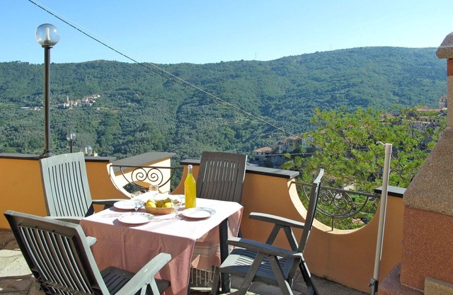 Lovely apartment for 5 people with WIFI, TV, terrace and panoramic view