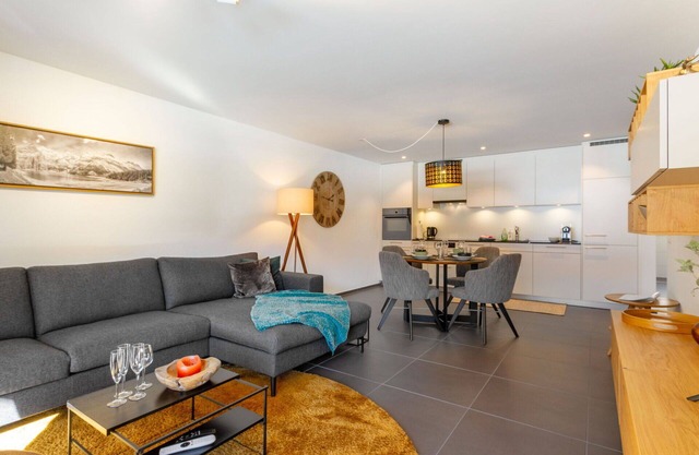 Lovely apartment for 4 people with WIFI, TV, balcony, panoramic view and parking
