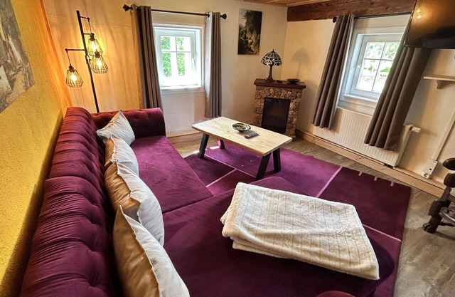 Lovely apartment for 12 people with hot tub, WIFI, TV, patio and pets allowed