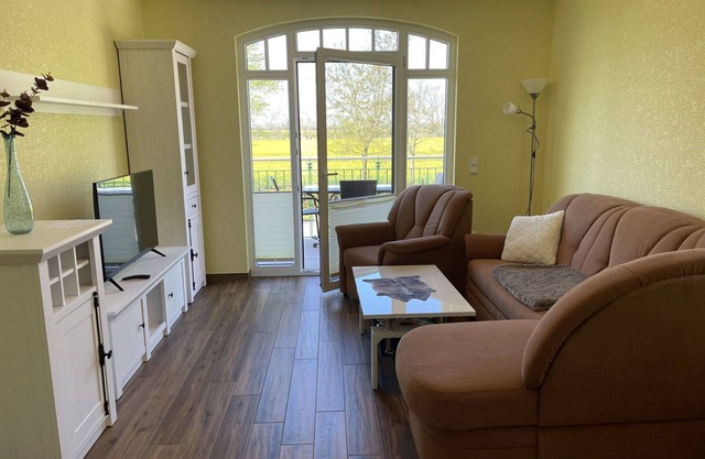 Lovely apartment for 3 people with WIFI, TV, balcony and pets allowed