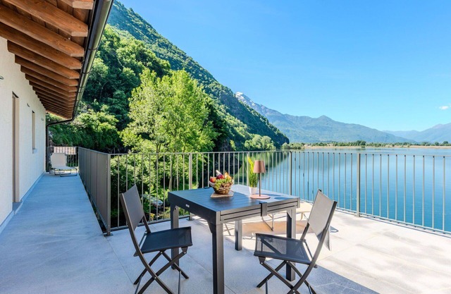 Lovely apartment for 4 people with WIFI, A/C, TV and balcony