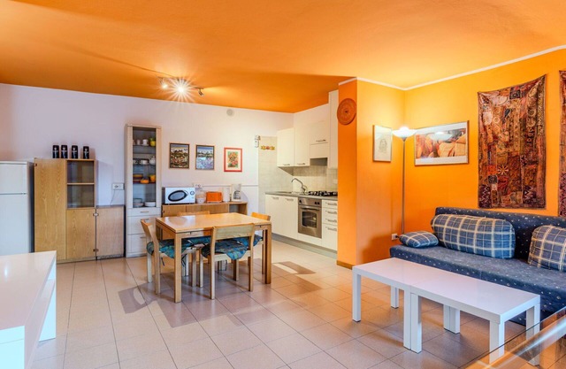 Lovely apartment for 4 people with TV, patio and pets allowed