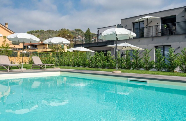 Lovely apartment for 6 guests with A/C, WIFI, pool, TV, terrace and pets allowed