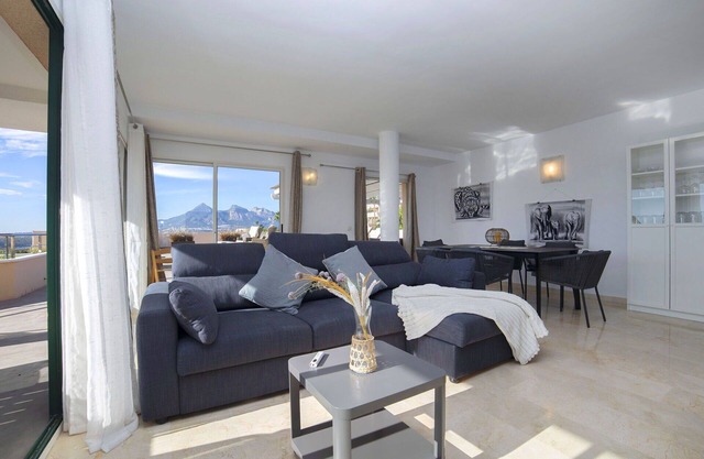 Lovely apartment for 6 people with A/C, WIFI, pool, TV and patio