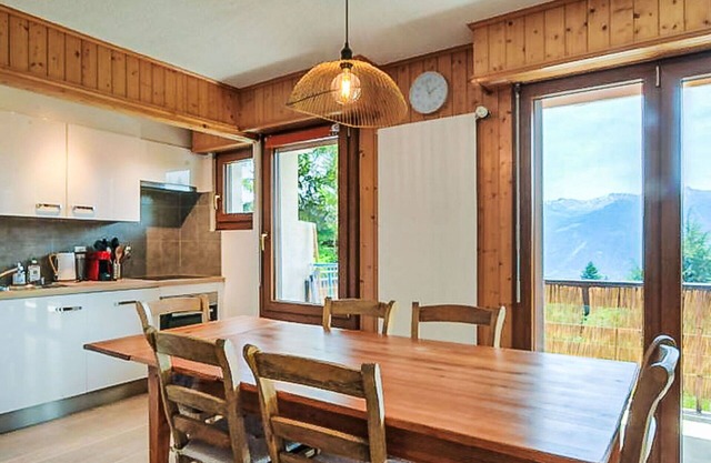 Lovely apartment for 7 people with WIFI, TV and balcony