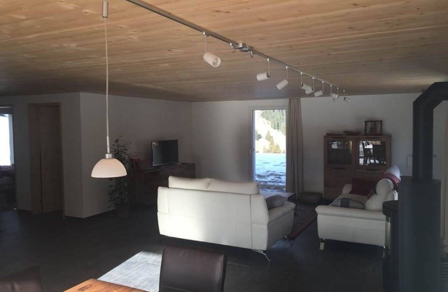 Lovely apartment for 8 people with WIFI, TV and balcony