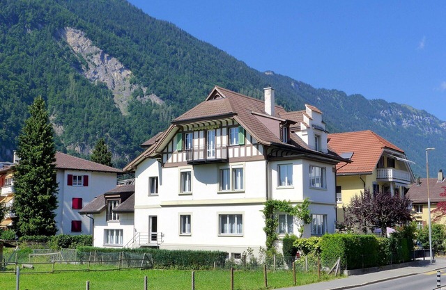 Lovely apartment for 5 guests with WIFI, TV, patio and parking