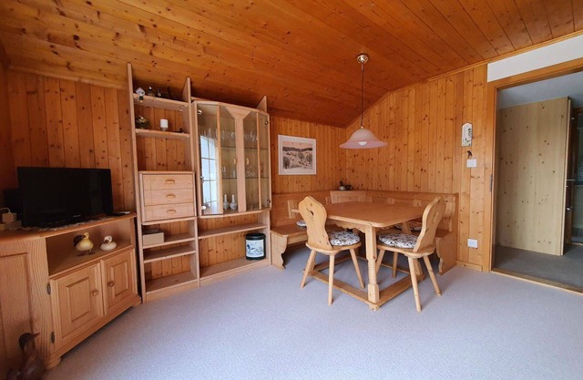 Lovely apartment for 5 people with WIFI, TV, balcony and pets allowed