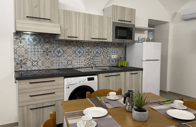 Lovely apartment for 8 guests with WIFI, A/C, TV and parking